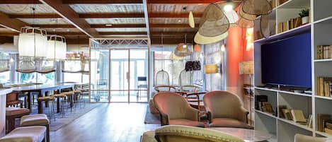 Bar (en el alojamiento)