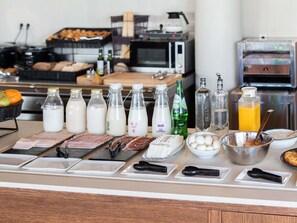 Desayuno buffet (con cargo) los días de semana