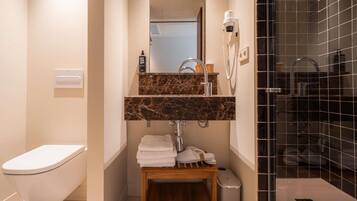 Edredones de plumas, mobiliario individual, escritorio