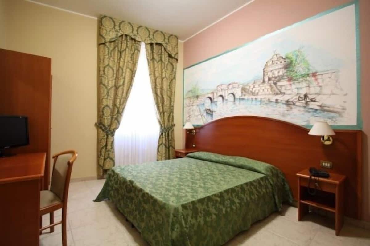 Triple Room | In-room safe, desk, blackout drapes, cribs (surcharge)