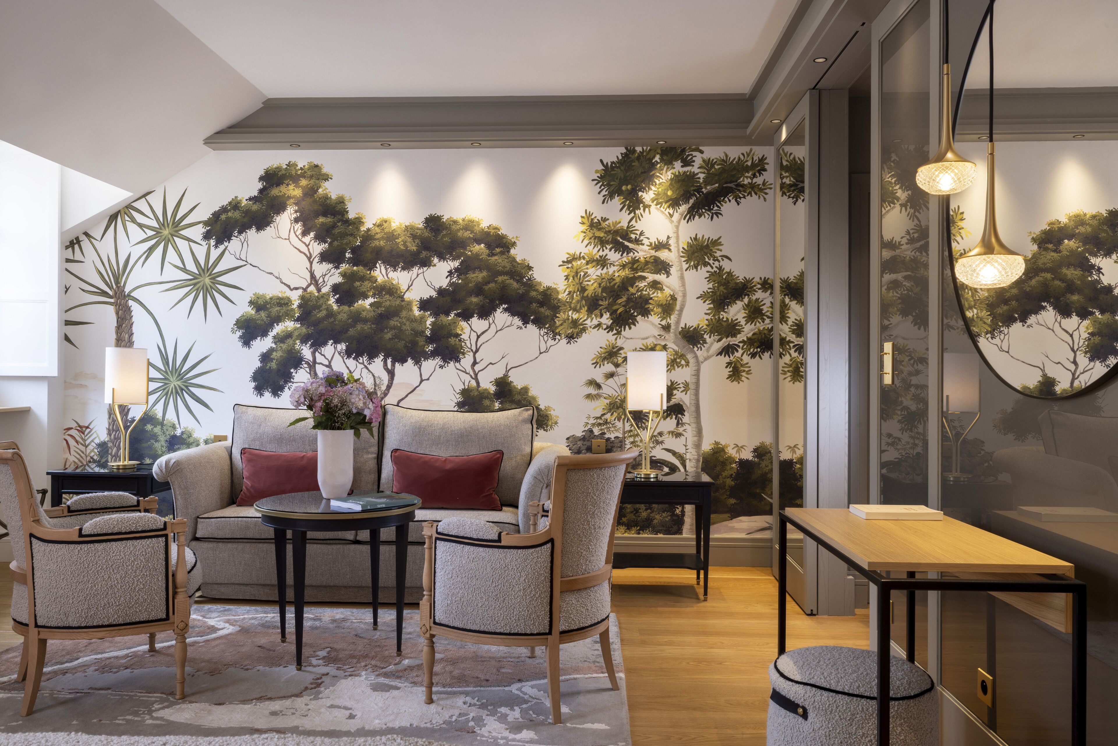 deluxe room | 1 bedroom, hypo-allergenic bedding, minibar, in-room safe