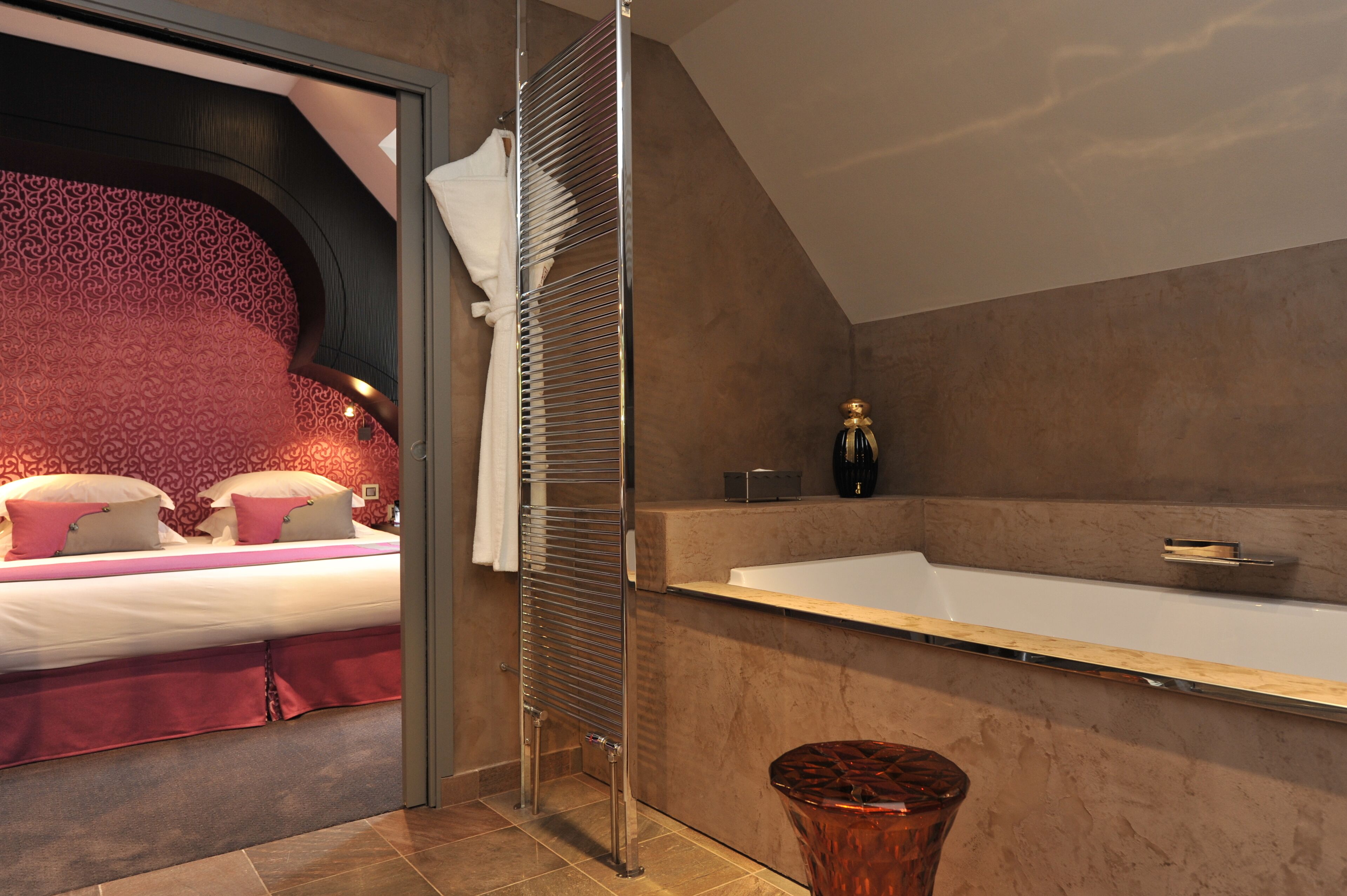 junior suite | bathroom | shower, free toiletries, hair dryer, bathrobes
