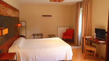 In-room safe, desk, soundproofing, bed sheets