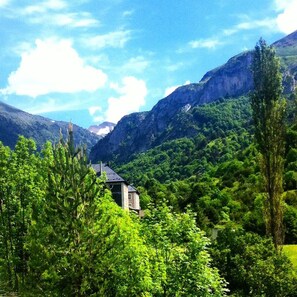 Exterior - Hotel Santa Cristina (Canfranc)