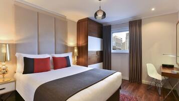 Deluxe Room, 1 Bedroom | 1 bedroom, hypo-allergenic bedding, in-room safe, laptop workspace