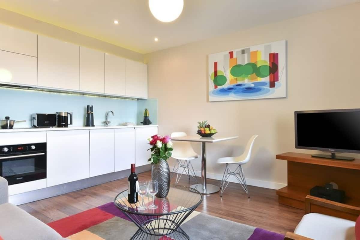 Premier Room, 1 Bedroom | Living area