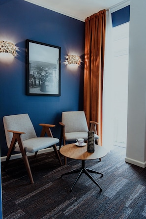 Minibar, rideaux occultants, fer et planche à repasser, Wi-Fi gratuit