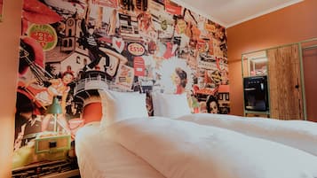 Double Room | 1 bedroom, minibar, blackout drapes, iron/ironing board