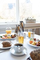 Se sirven desayunos, almuerzos y cenas