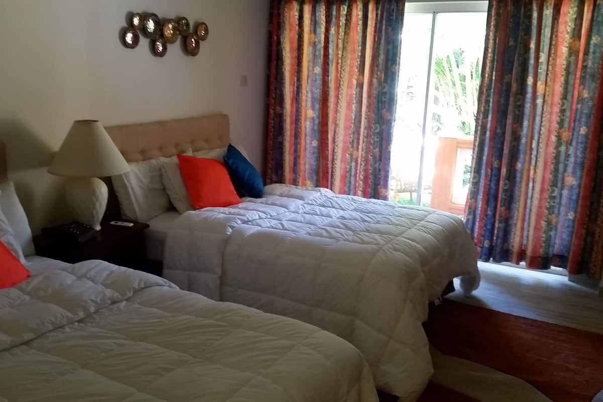 Ropa de cama de alta calidad, colchones con acolchado adicional, minibar