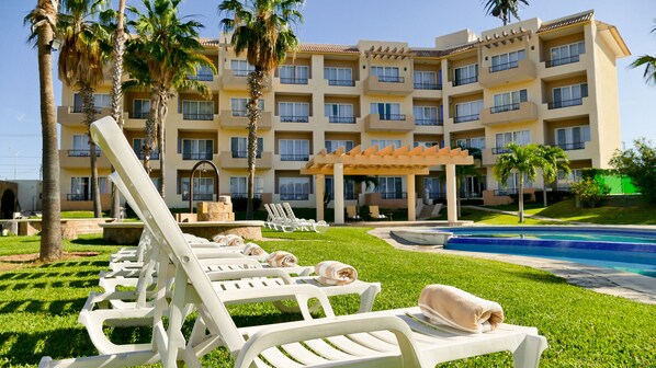 Outdoor pool, pool umbrellas