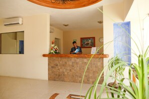 Mostrador para check-in y check-out