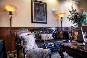 Sala de estar en el lobby