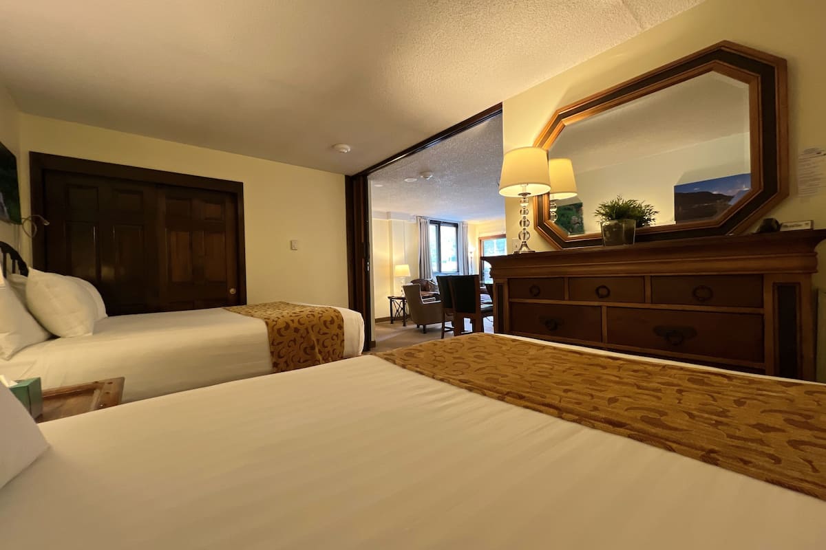 2 bedrooms, down comforters, in-room safe, individually decorated