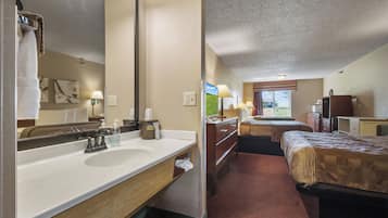 1 bedroom, desk, free WiFi, bed sheets