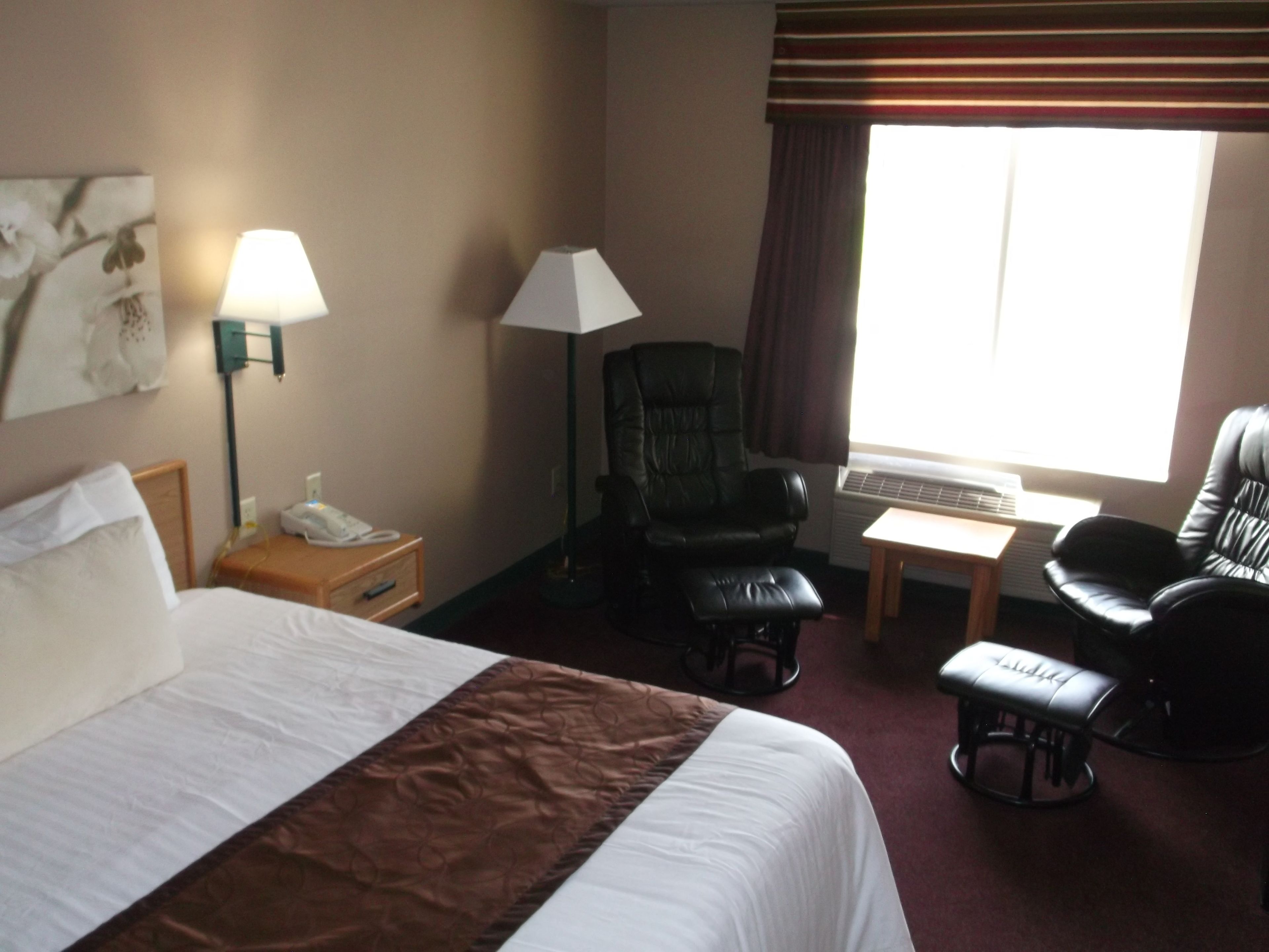 De Smet Super Deluxe Inn and Suites