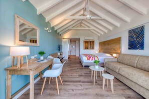 Suite Deluxe, 1 llit de matrimoni gran i sofà llit, vistes a l'oceà | 1 dormitori i roba de llit d'alta qualitat 