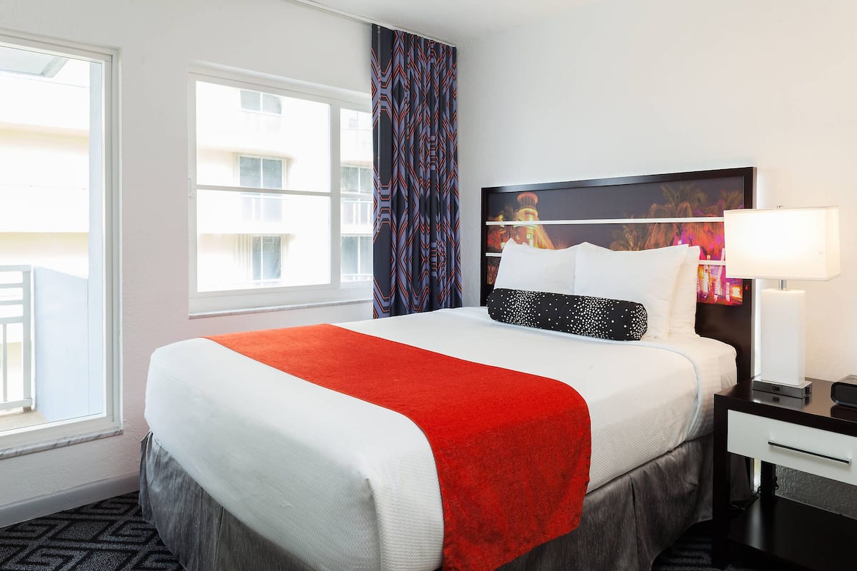 Suite, 2 Bedrooms | Premium bedding, in-room safe, laptop workspace, iron/ironing board