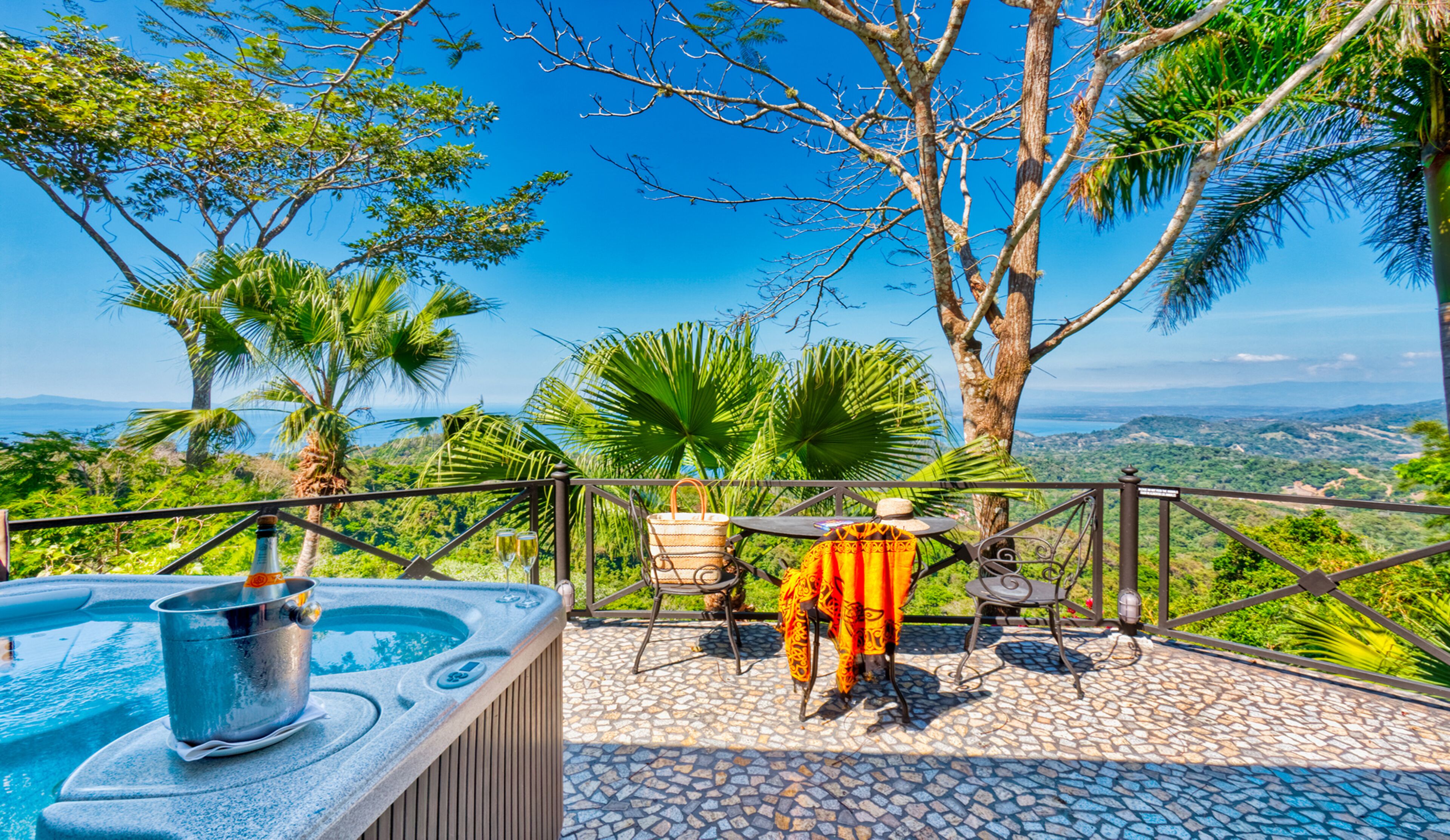 Honeymoon Suite | Premium bedding, down comforters, minibar, in-room safe