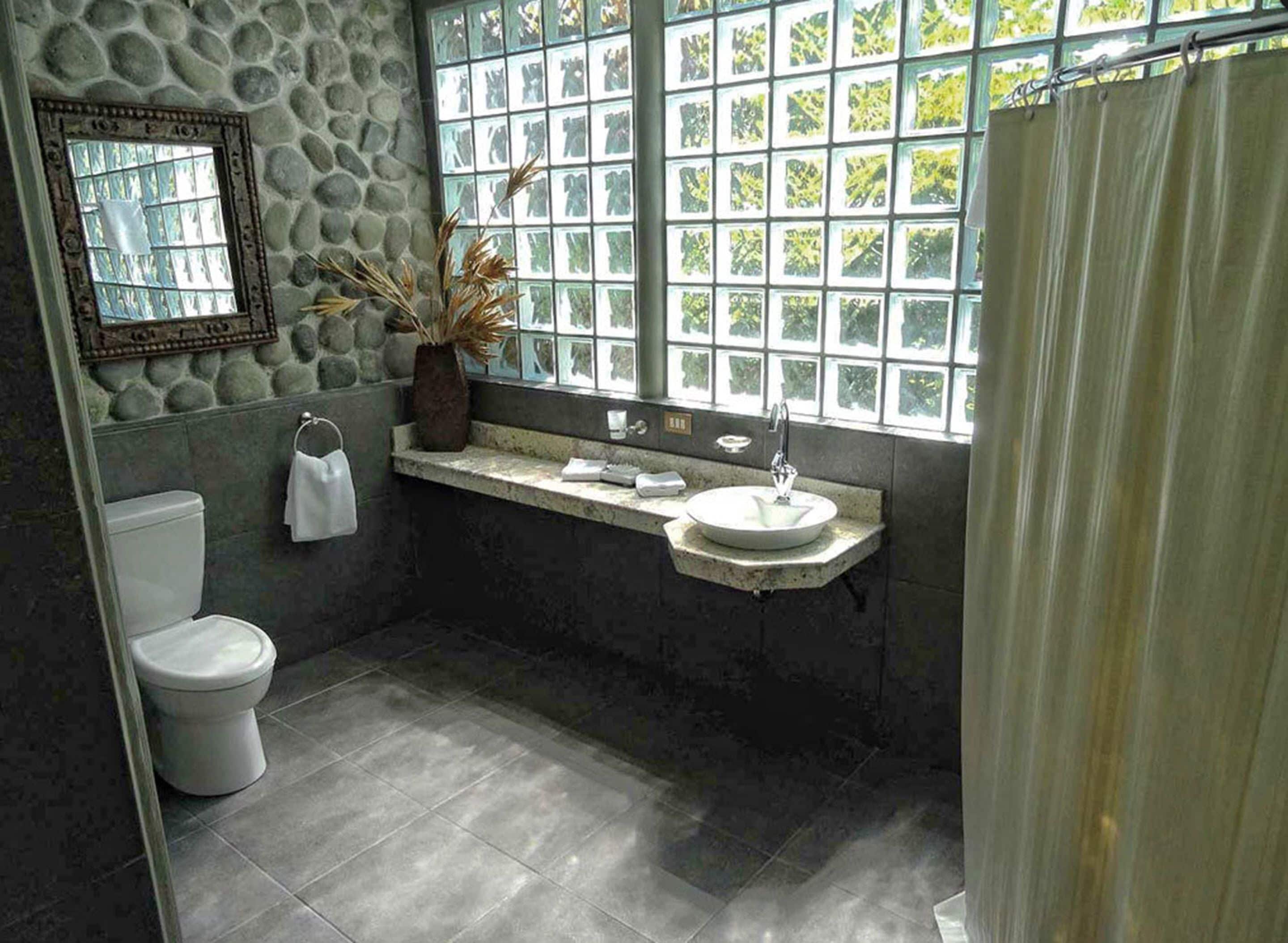 free toiletries, hair dryer, towels