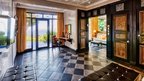 Master Suite | Peralatan tempat tidur premium, gebar bulu kapas, bar mini 