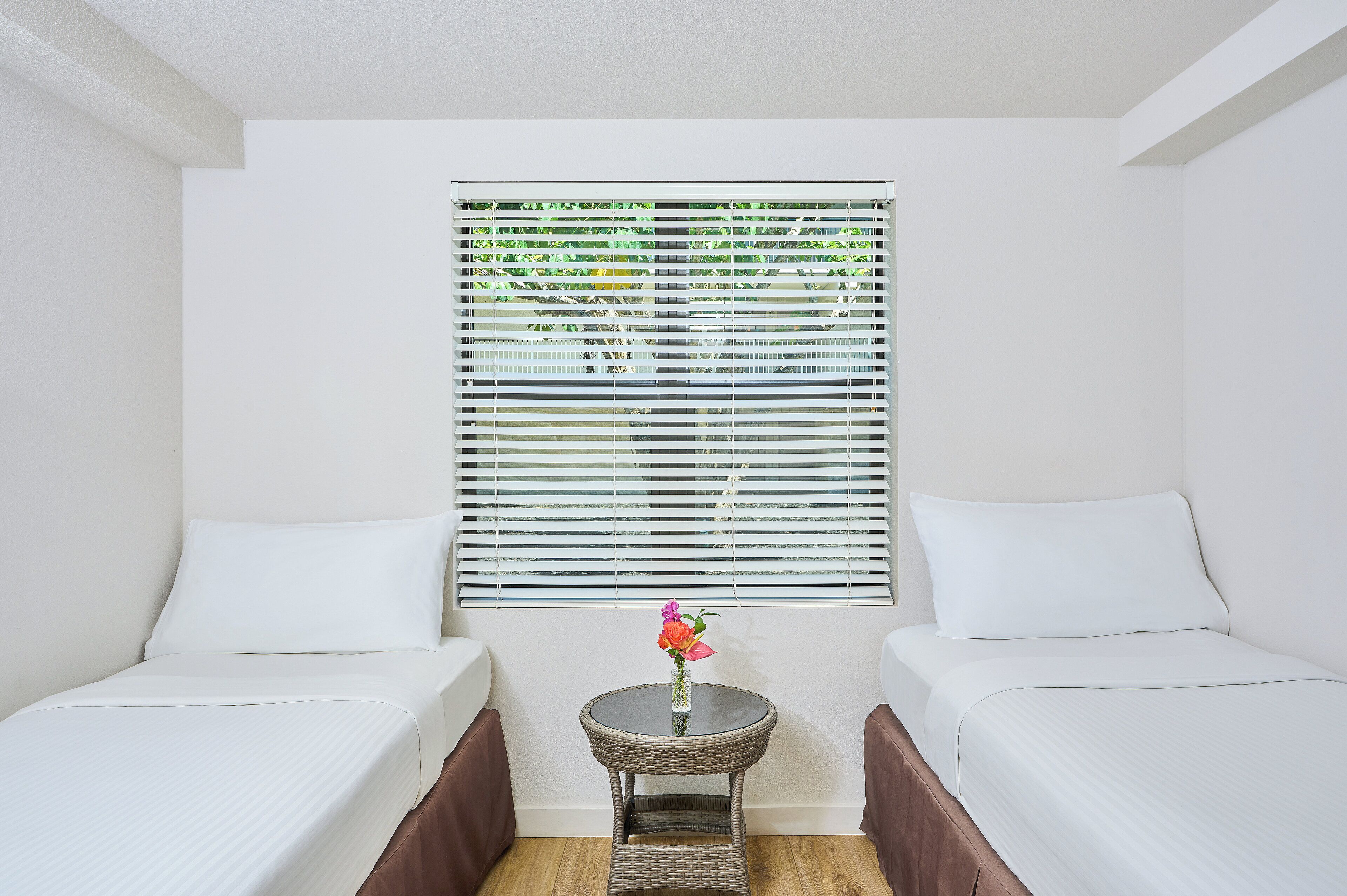 Premium bedding, in-room safe, iron/ironing board, free WiFi