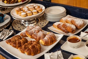 Petit déjeuner buffet compris tous les jours