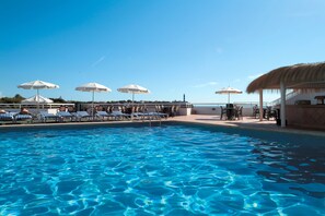 Poolside bar - Hotel BelleVue Belsana (Felanitx)