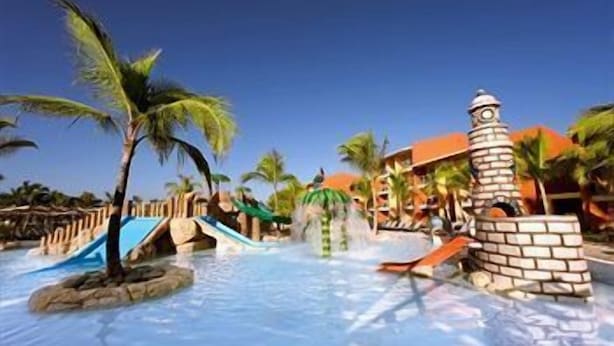 Outdoor pool - Barcelo Bavaro Family Deluxe (Punta Cana)