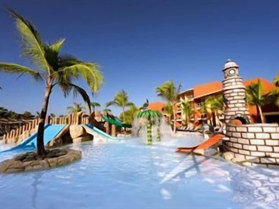 Kolam renang outdoor