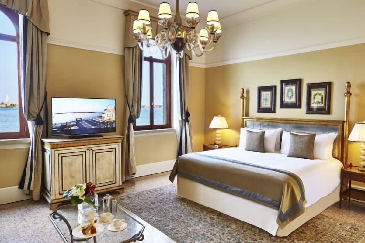 Egyptian cotton sheets, premium bedding, Select Comfort beds