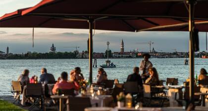San Clemente Palace, Venice