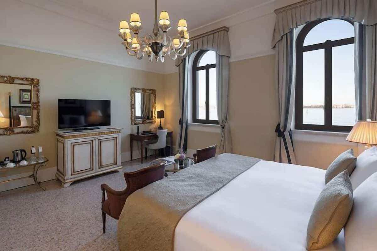 Egyptian cotton sheets, premium bedding, Select Comfort beds