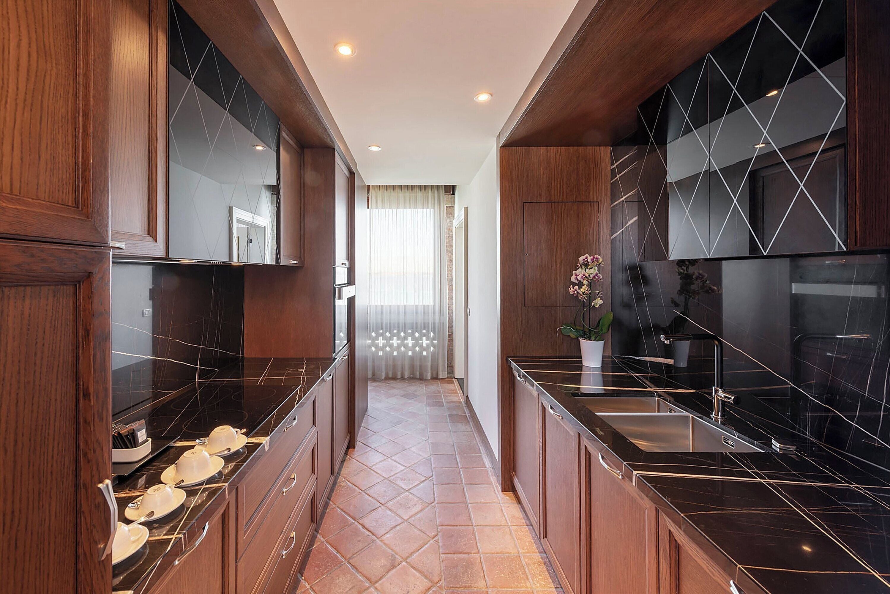 coffee/tea maker, high chair