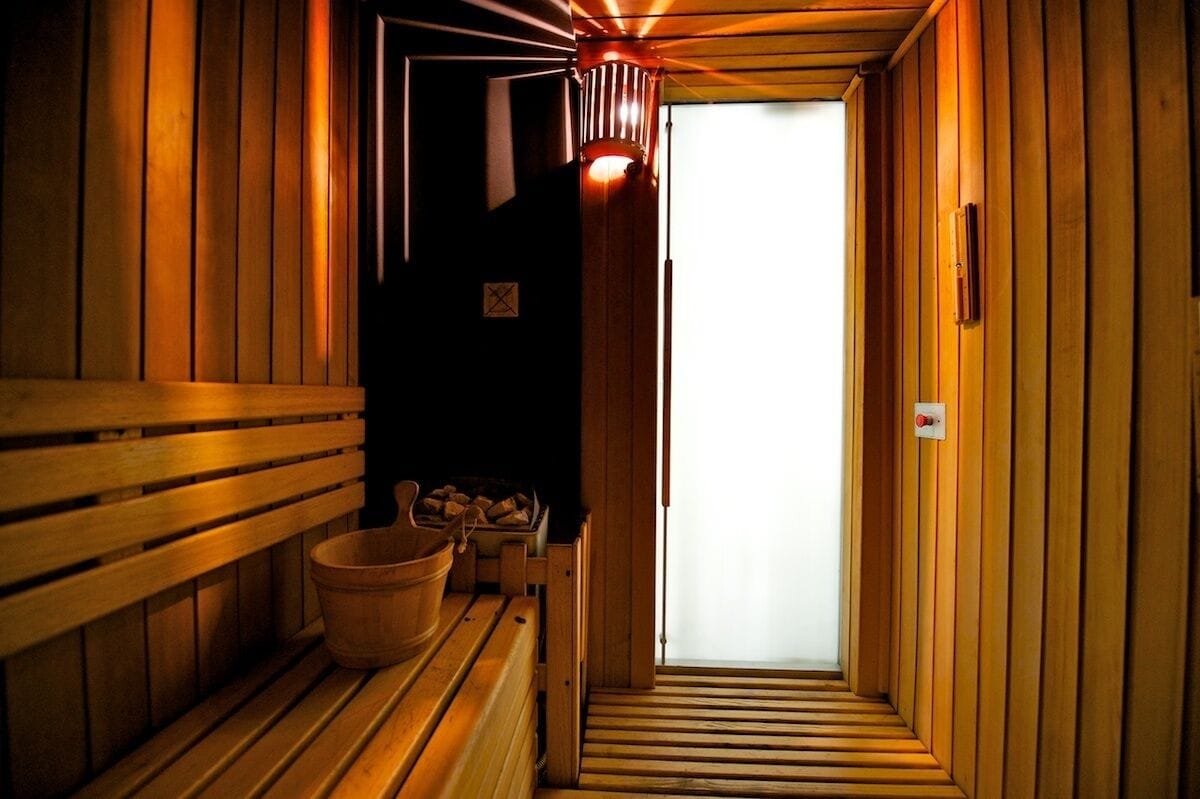 sauna, hot tub, steam room