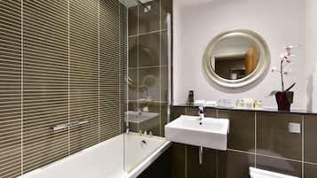 Ensemble douche/baignoire, douche à « effet pluie »