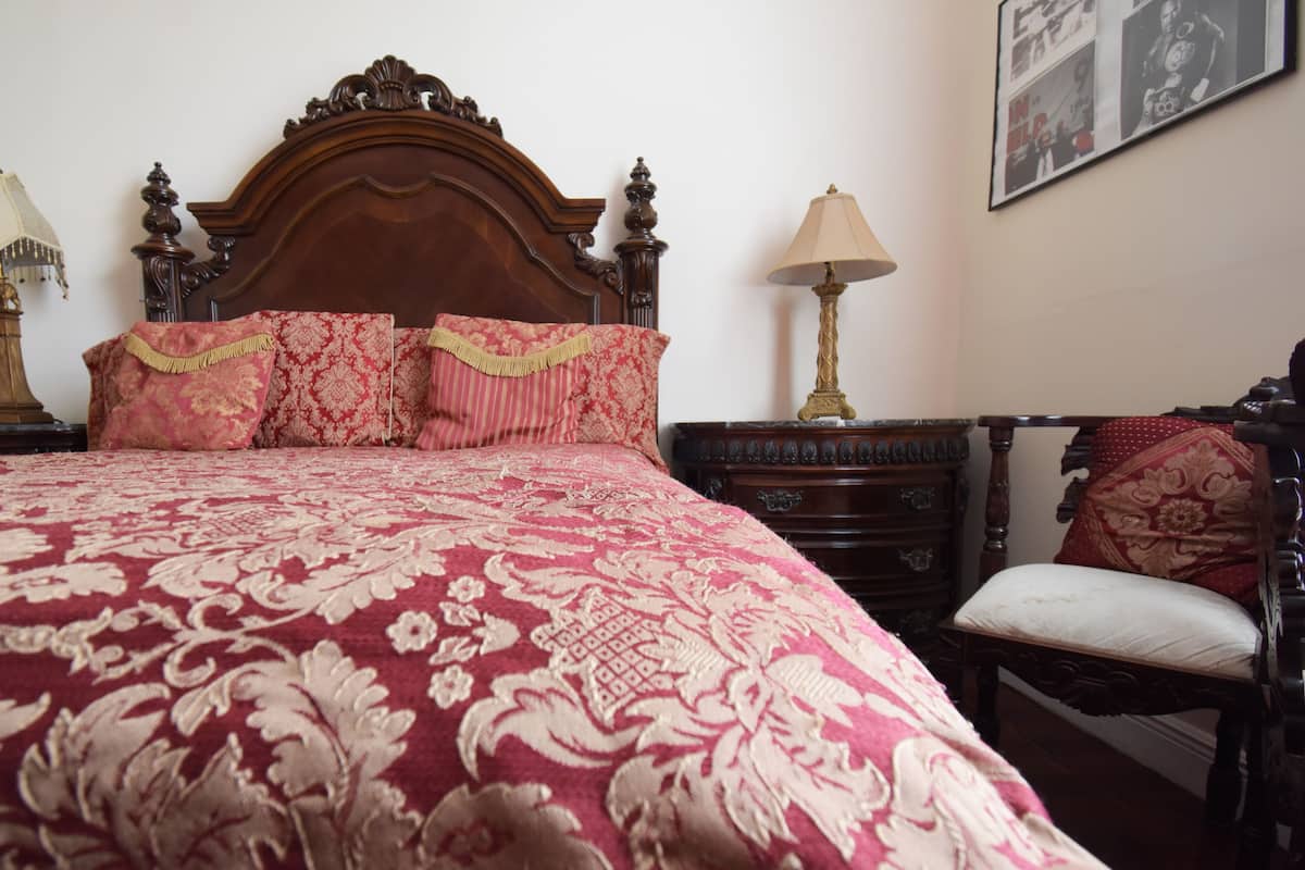 Holyfield | Premium bedding, individually decorated, individually furnished