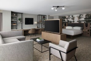 Premium bedding, desk, laptop workspace, blackout curtains - Marriott Denver South at Park Meadows (Lone Tree)