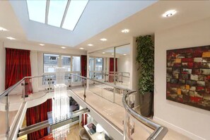 複式房屋, 5 間臥室 | 高級寢具、房內夾萬、書桌、遮光窗簾/窗簾