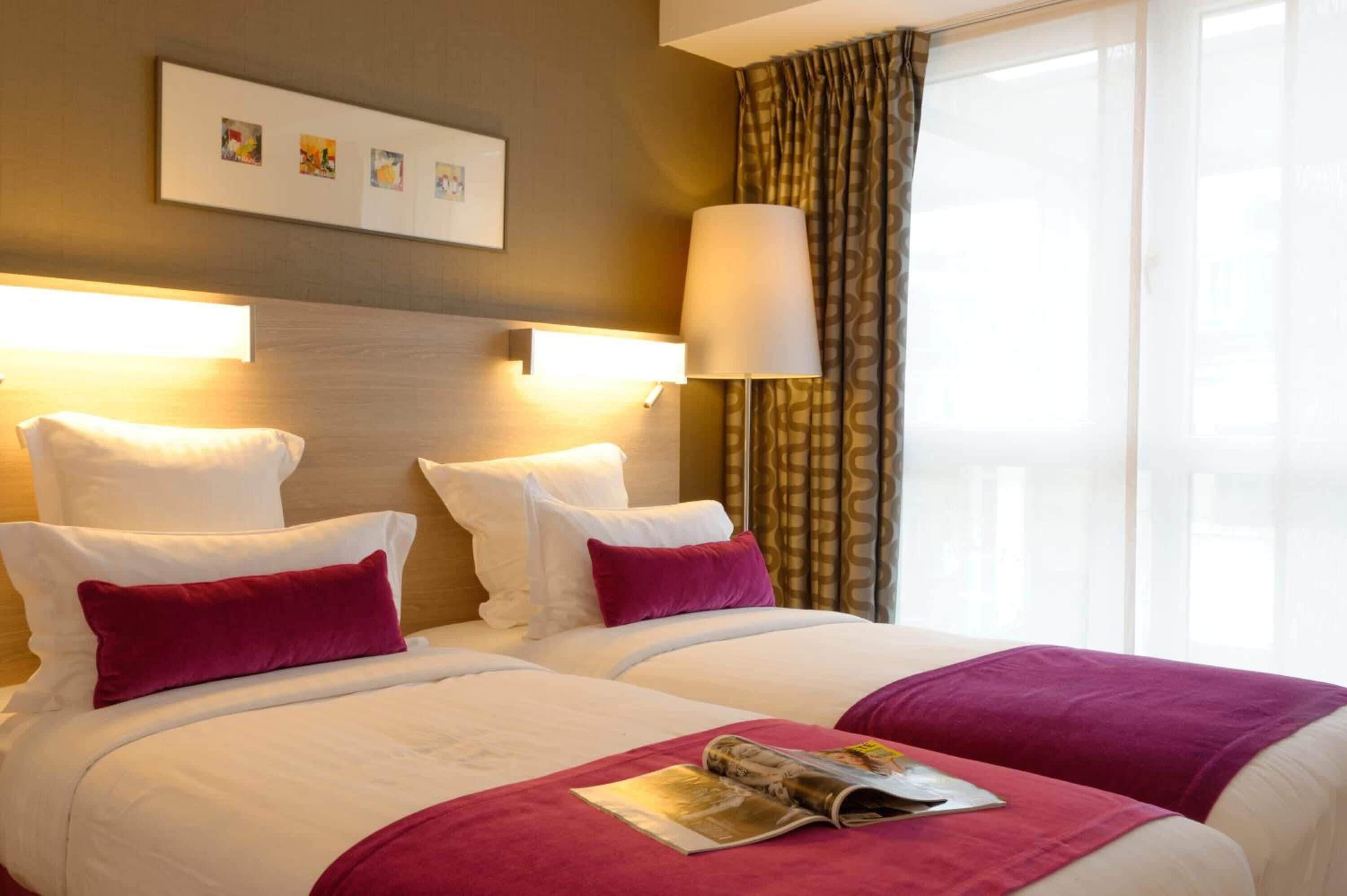 Literie de qualité supérieure, coffres-forts dans les chambres, bureau