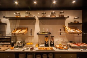 Daily buffet breakfast (EUR 7.00 per person)