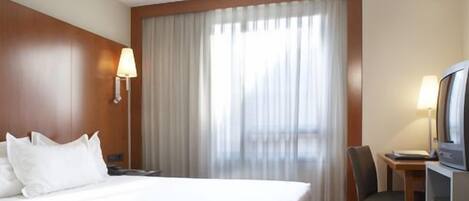 Coffres-forts dans les chambres, bureau, rideaux occultants