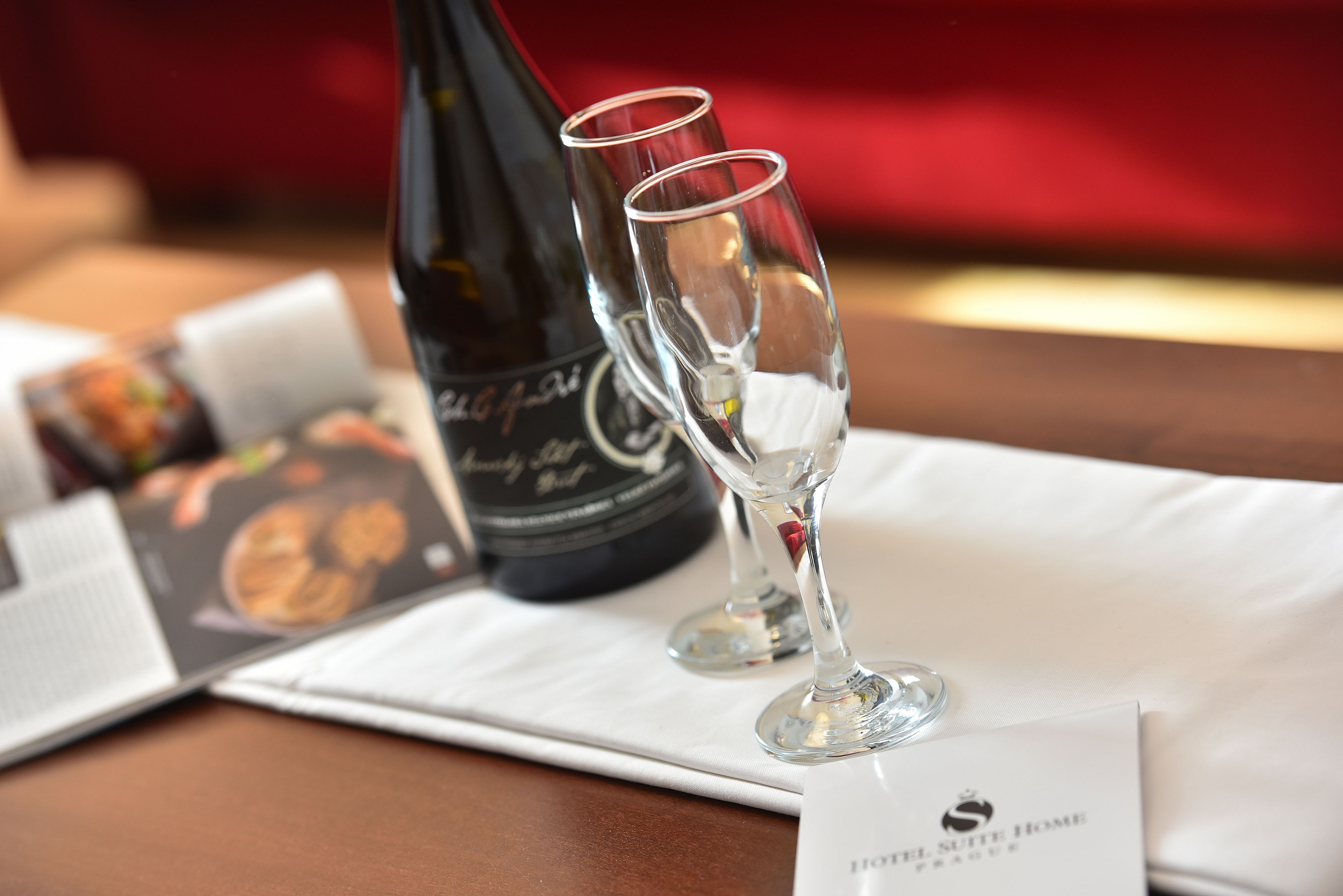 deluxe suite | premium bedding, select comfort beds, minibar, in-room safe