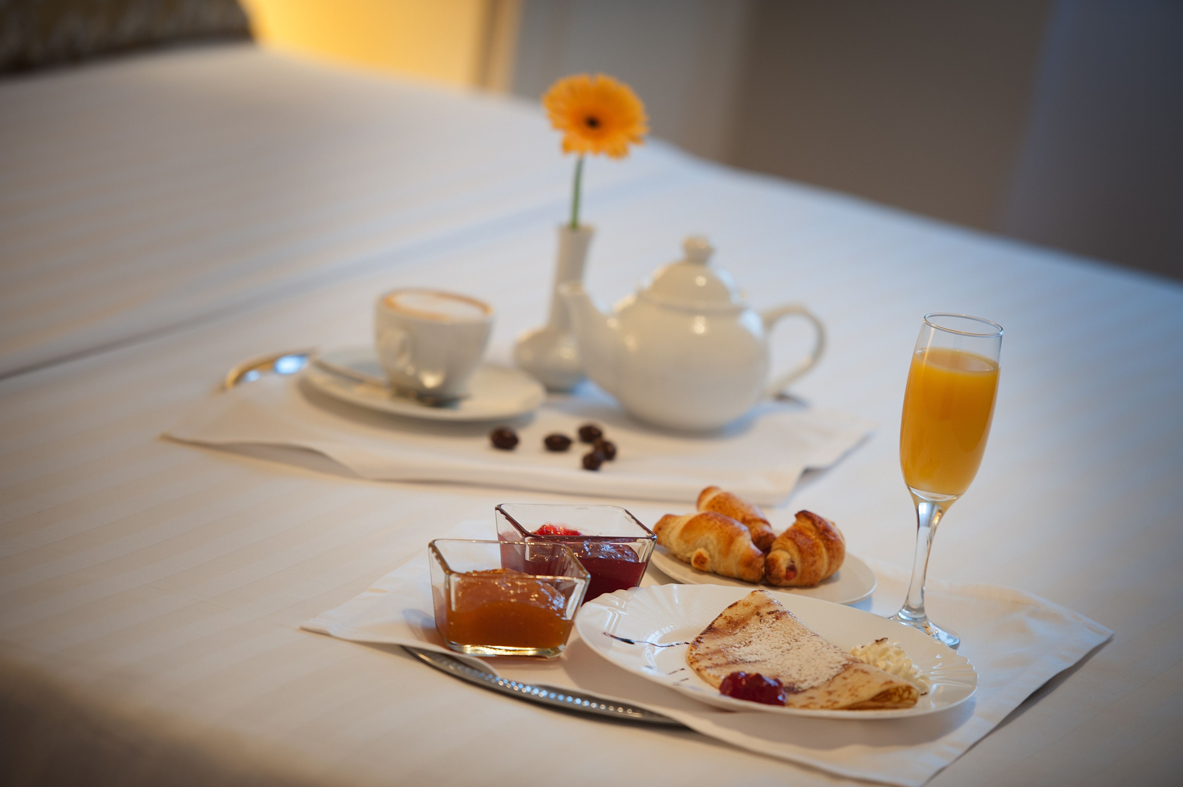 premium bedding, select comfort beds, minibar, in-room safe