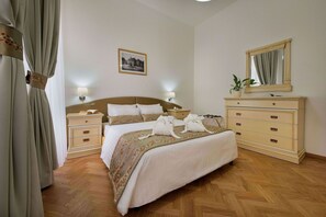 Suite, City View | Premium bedding, Select Comfort beds, minibar, in-room safe - Hotel Suite Home Prague (Prague)
