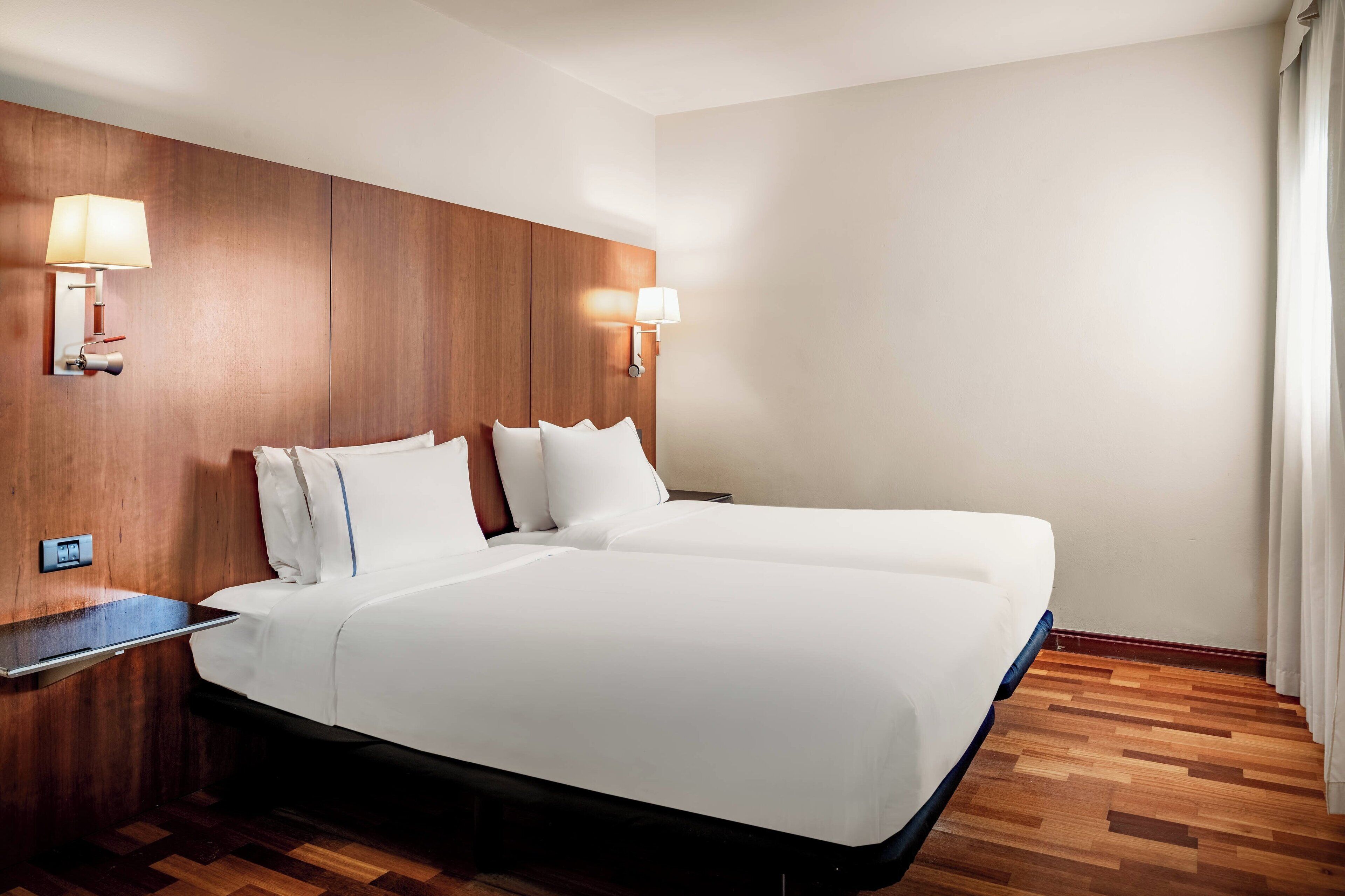 standard room, 2 single beds, pool view | 1 bedroom, premium bedding, minibar, desk