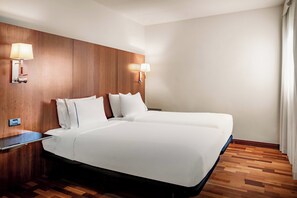 Standard Room, 2 Twin Beds, Pool View | Premium bedding, minibar, desk, blackout drapes - AC Hotel La Línea by Marriott (La Línea de la Concepción)
