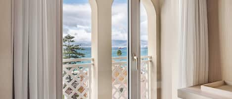 Habitación estándar, 2 camas individuales, vista a la alberca | Vista desde la habitación