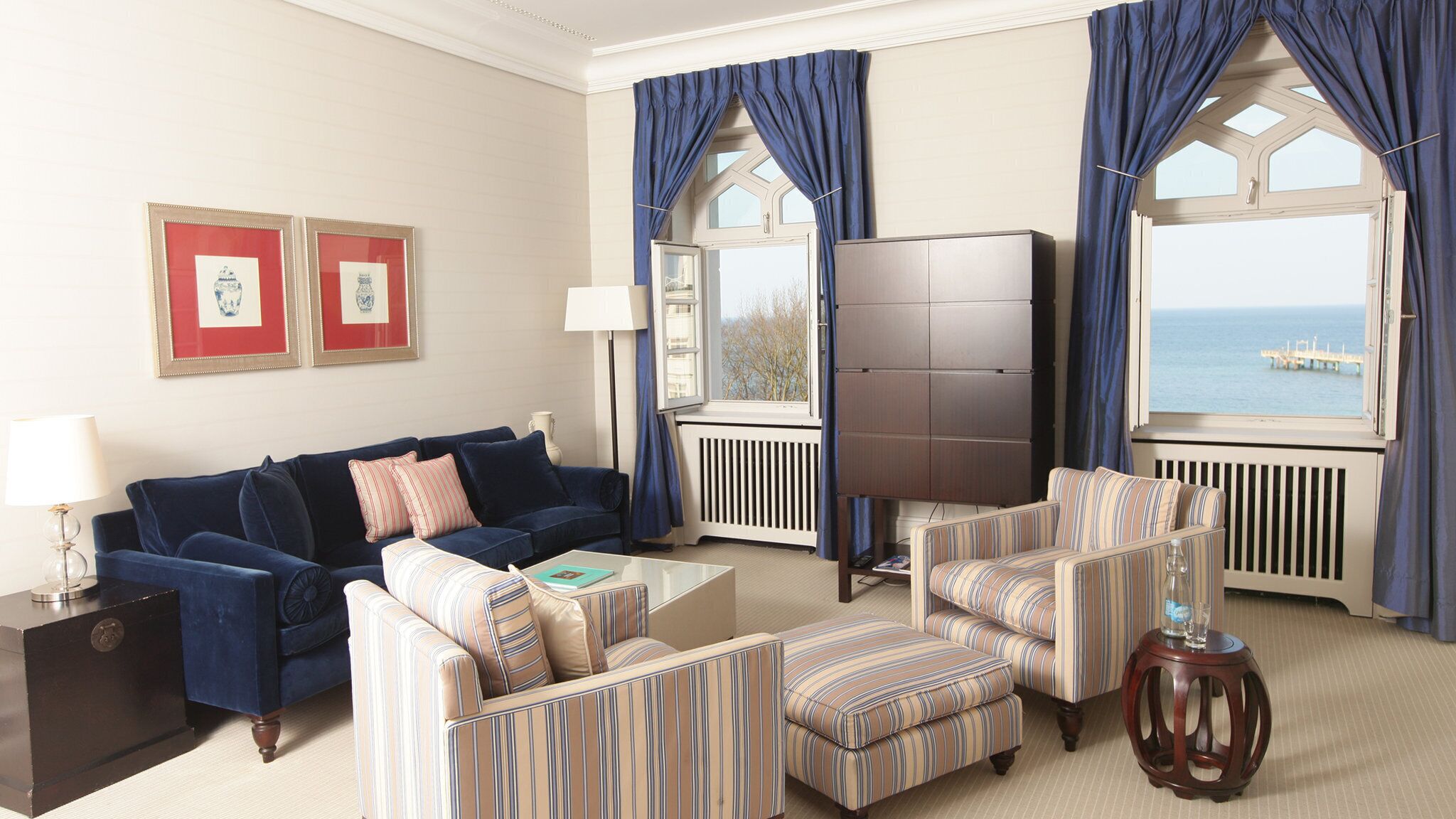 deluxe suite, 1 king bed, non smoking, sea view | 1 bedroom, hypo-allergenic bedding, minibar, in-room safe