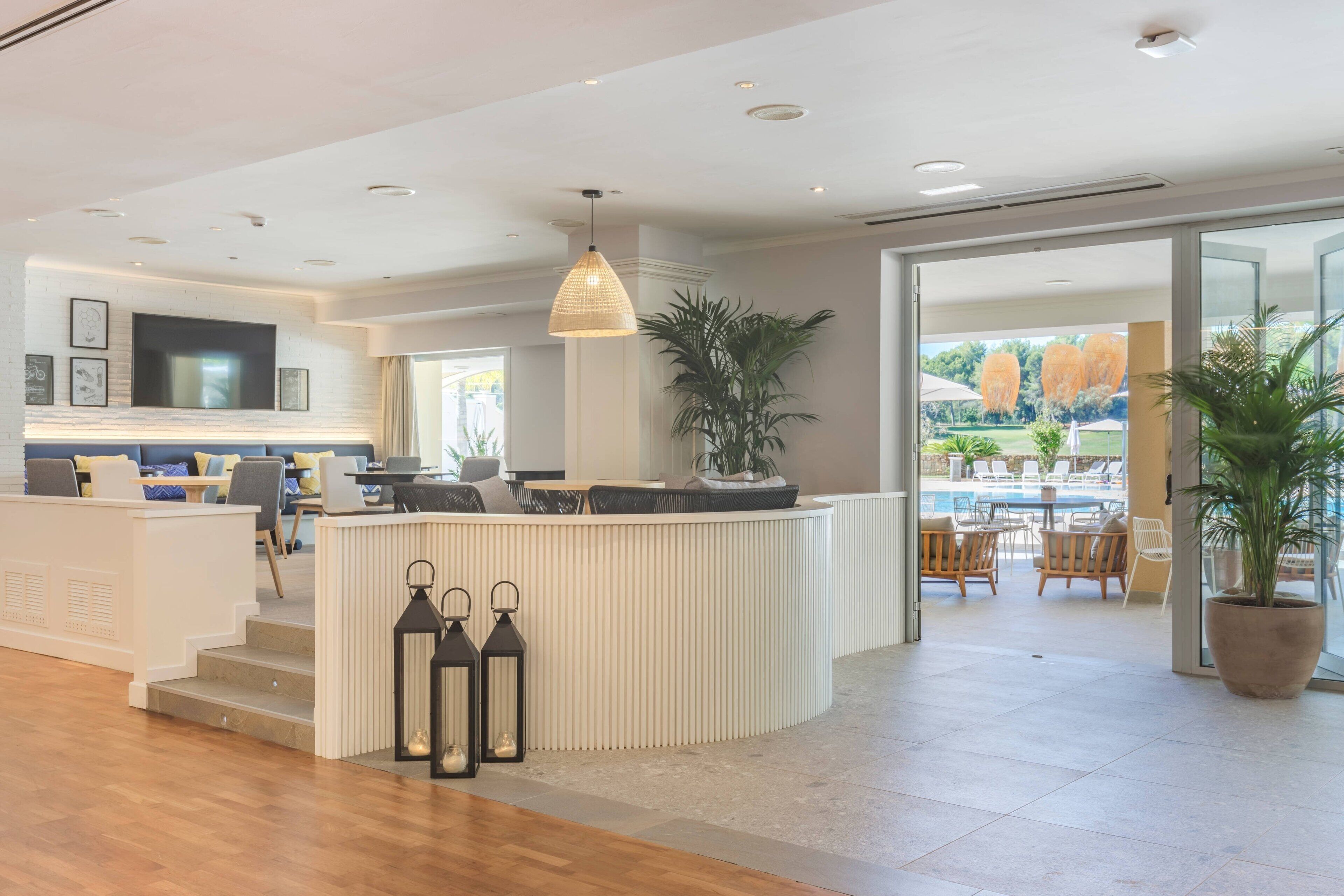 3 restaurants, breakfast, lunch, dinner served; mediterranean cuisine